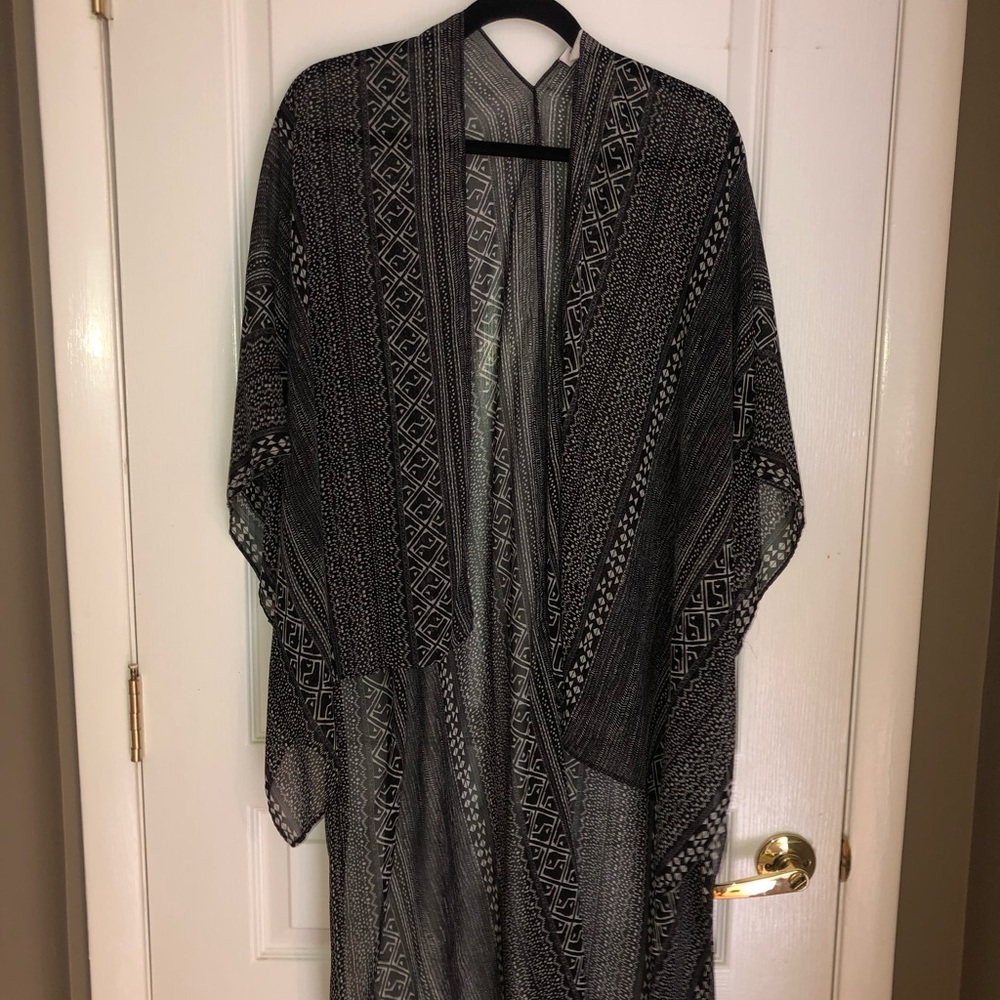 BCBGeneration hi-lo kimono
